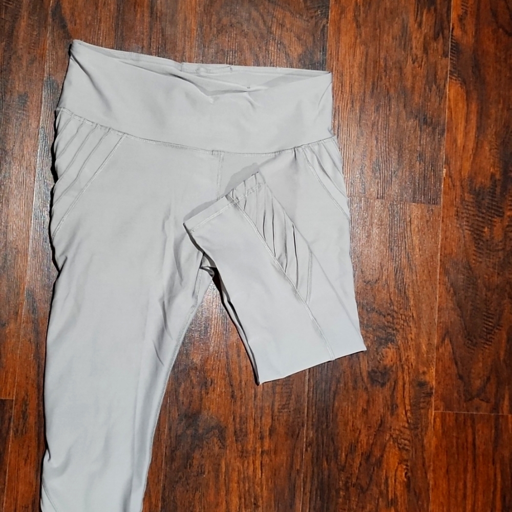 Capri yoga pants